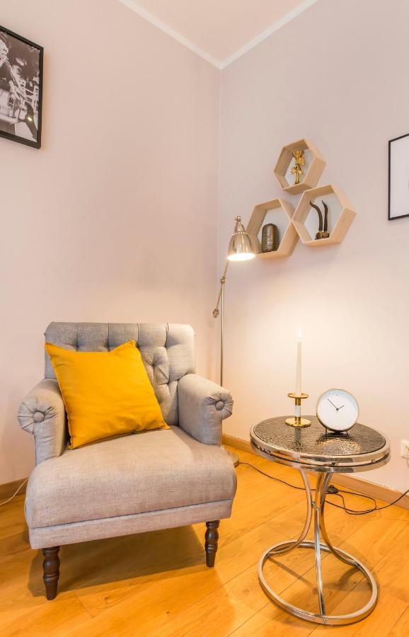 Central 2-Level Penthouse With Terrace And Free Parking Riga Kültér fotó