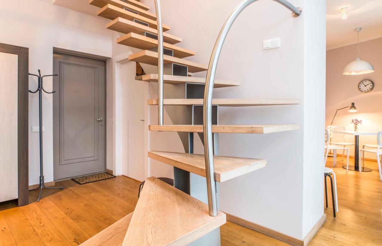 Central 2-Level Penthouse With Terrace And Free Parking Riga Kültér fotó