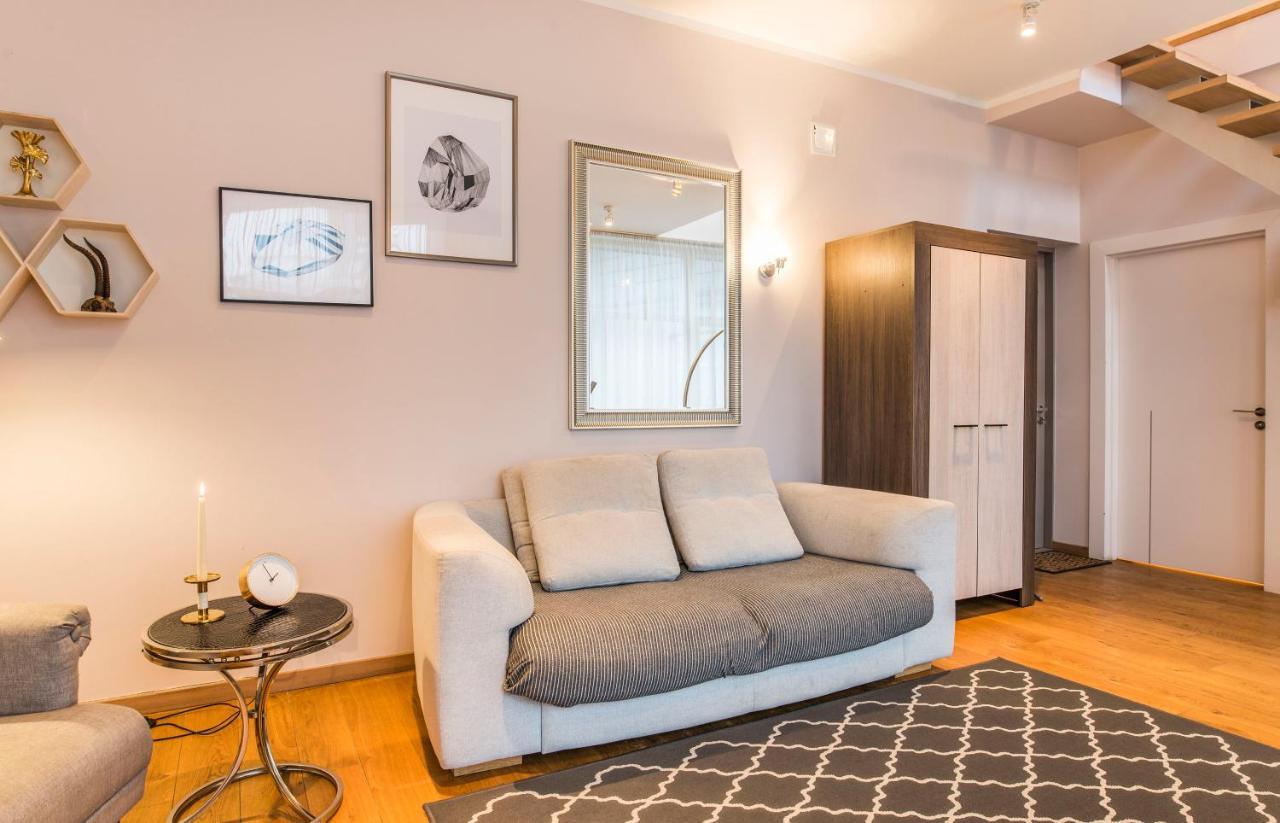 Central 2-Level Penthouse With Terrace And Free Parking Riga Kültér fotó