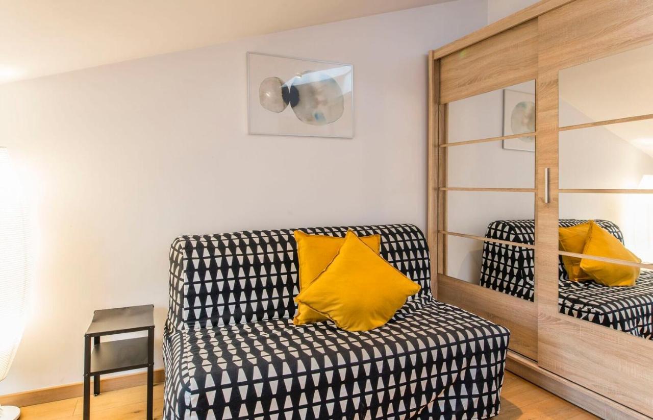 Central 2-Level Penthouse With Terrace And Free Parking Riga Kültér fotó